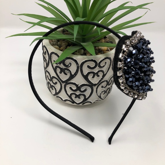 Fashion Accessory - Picture 2 of 4